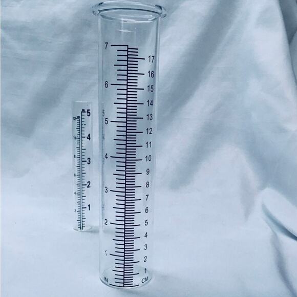 Glass Graduated Cylinders - Picture 4 of 5